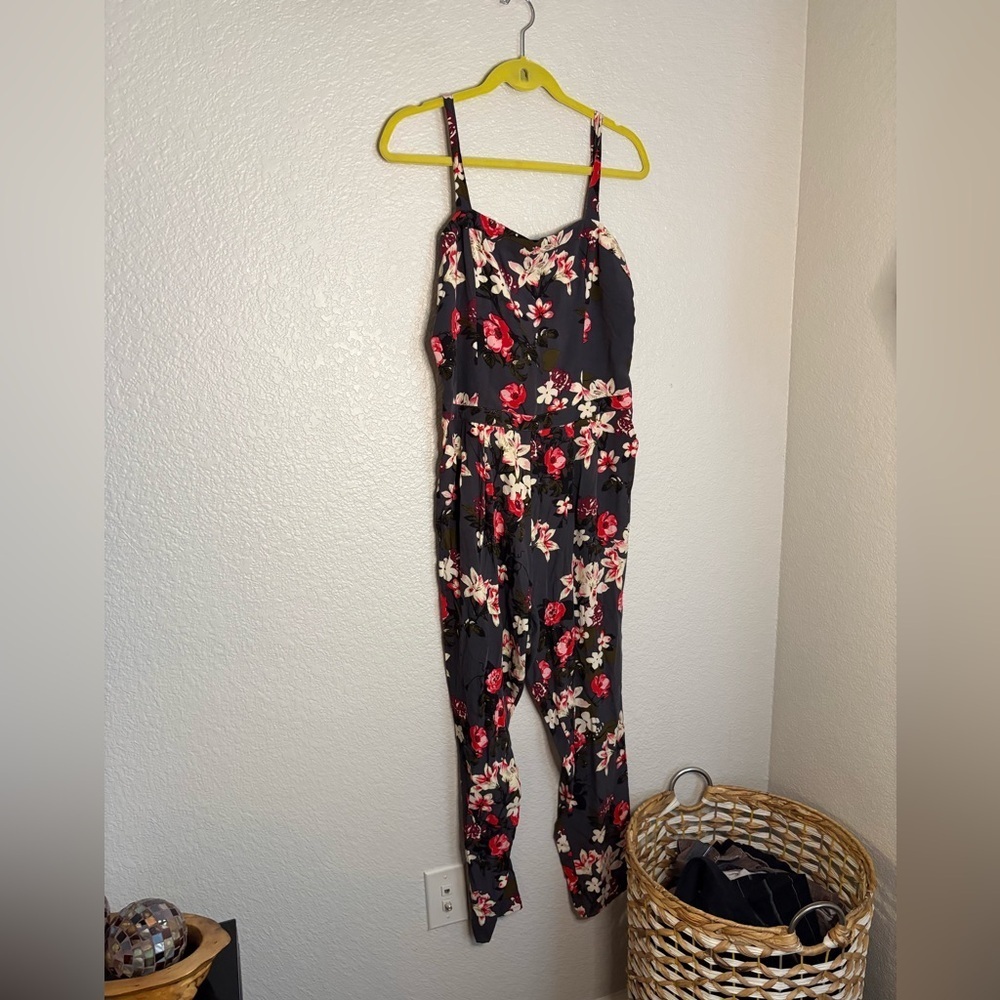 Abercrombie & Fitch Grey Floral one piece jumpsuit size L Pockets Side Zipper - Picture 10 of 13